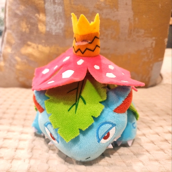 Venusaur Pokemon plushy, 8", vibrant colors and beautiful realistic details, - Picture 1 of 5